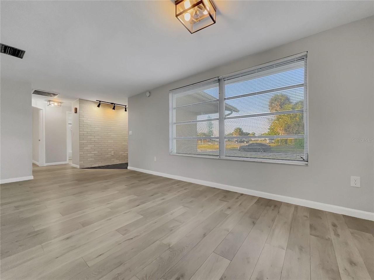 9240 Glen Moor Ln - Photo 7 of 22