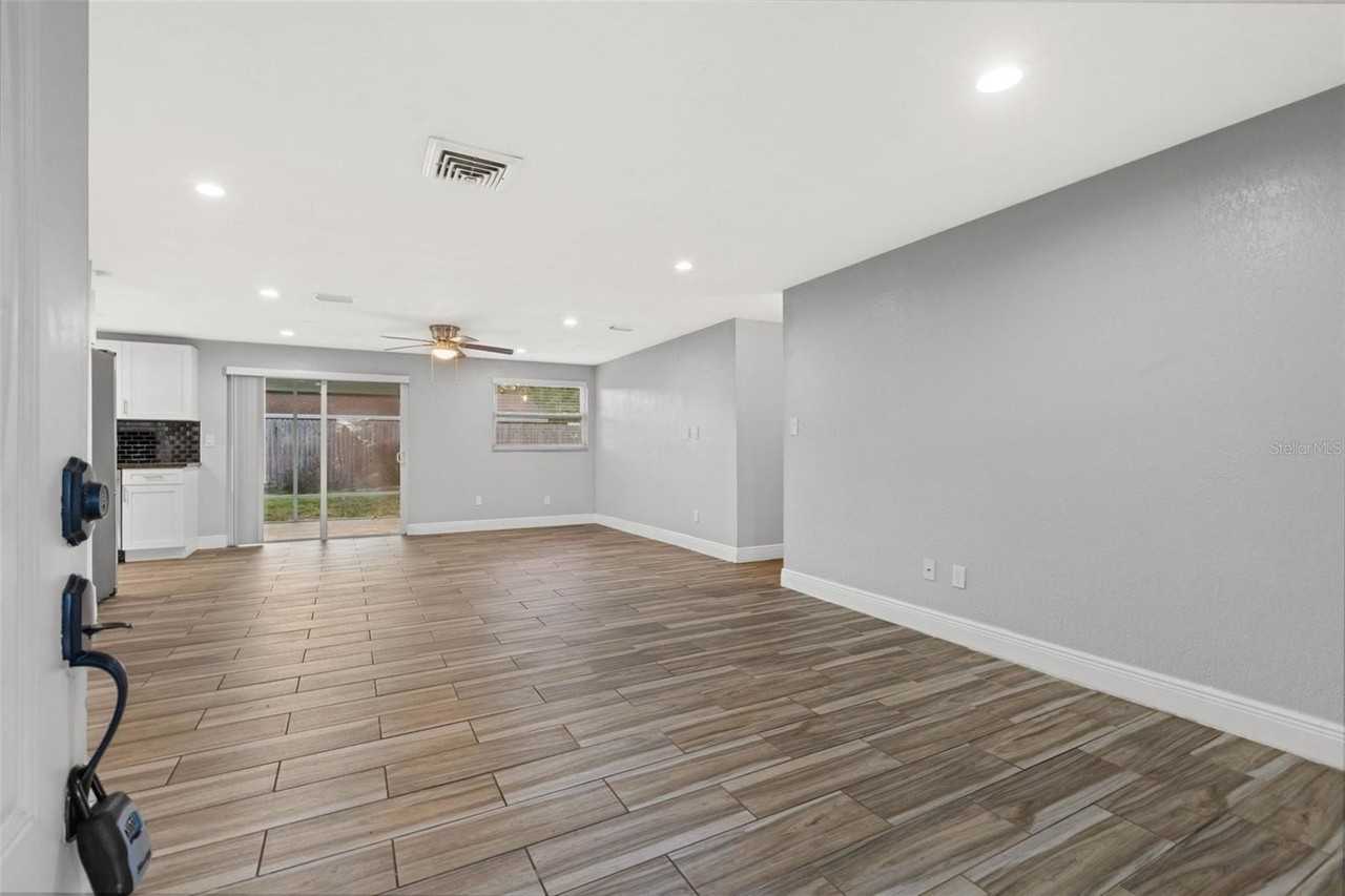 14810 55th Way N - Photo 2 of 21