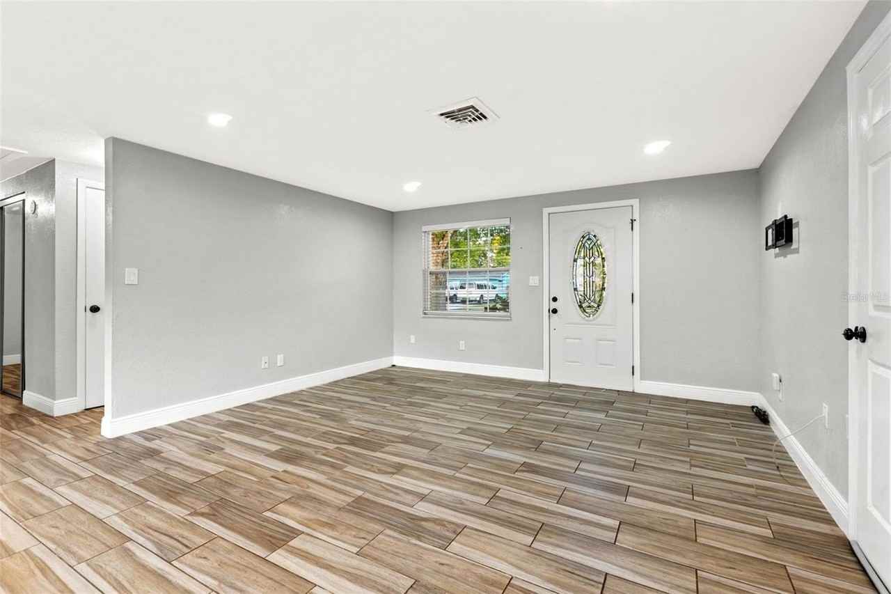 14810 55th Way N - Photo 4 of 21