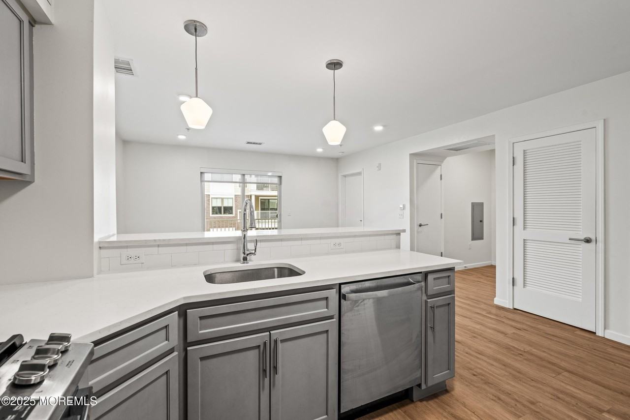 165 Pavilion Ave Unit 303 #303 - Photo 7 of 21