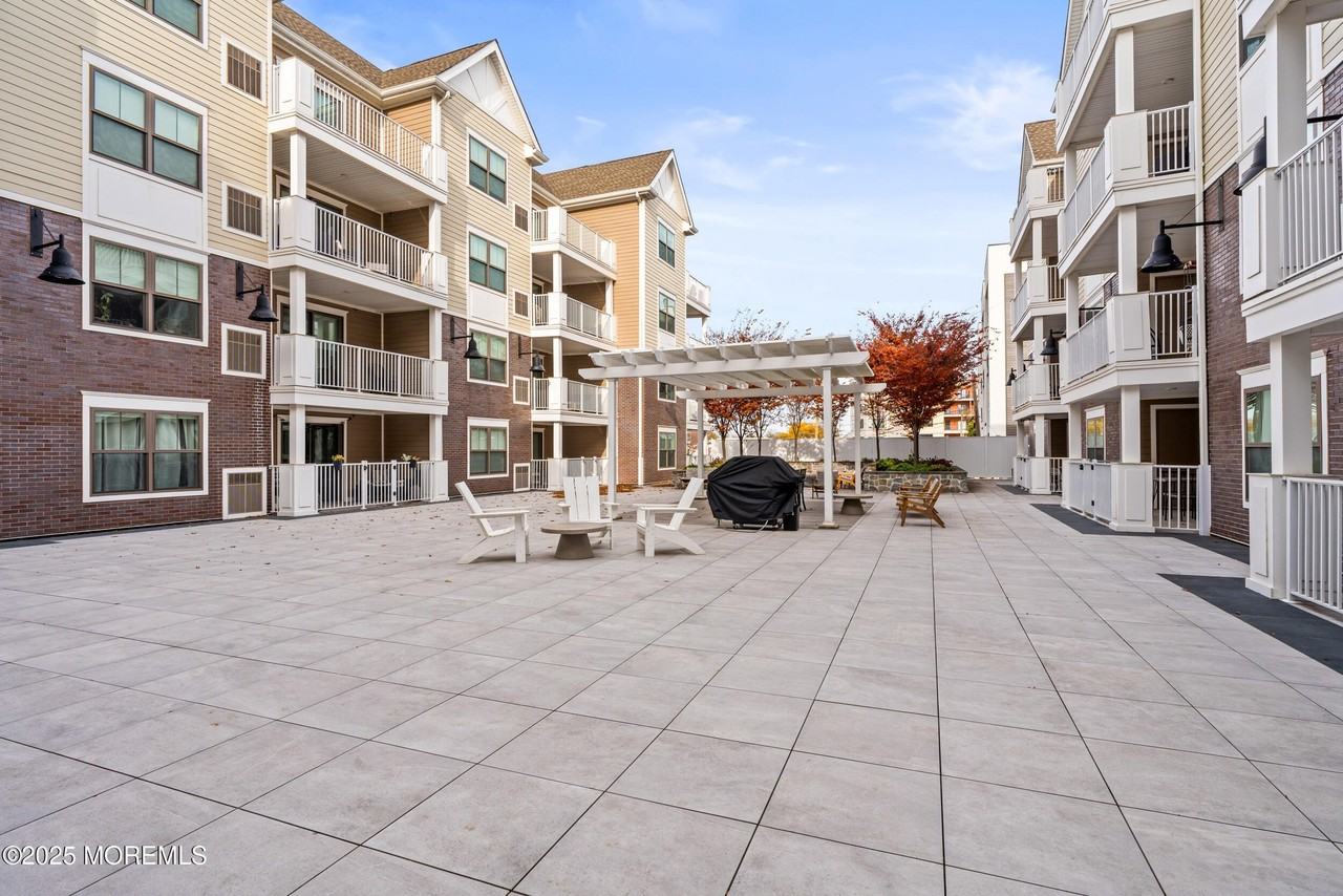 165 Pavilion Ave Unit 206 #206 - Photo 3 of 24