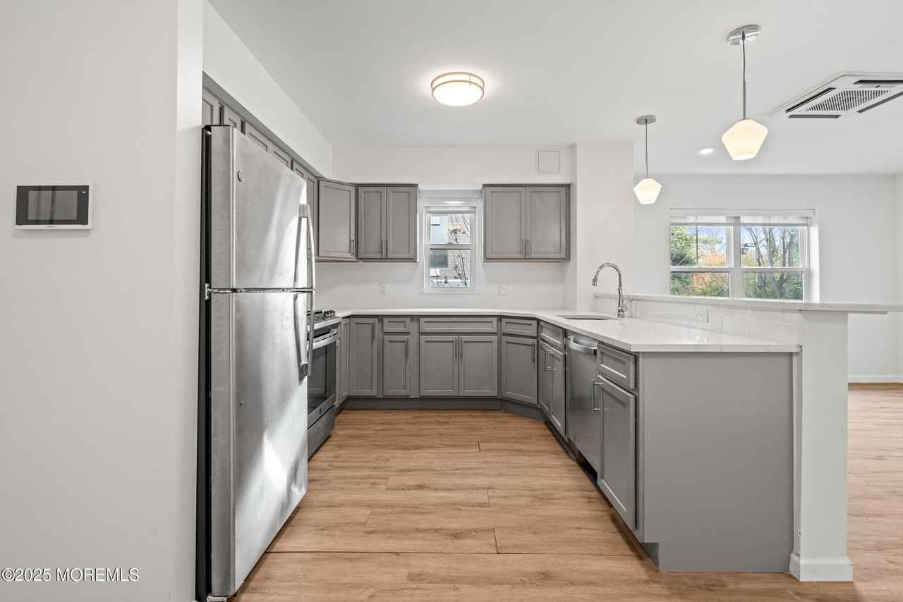 165 Pavilion Ave Unit 206 #206 - Photo 6 of 24