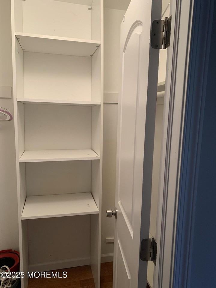 32 Manchester Ct Apt D #D - Photo 6 of 12