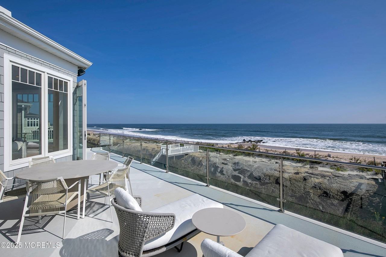 15 Tradewinds Ln - Photo 4 of 43