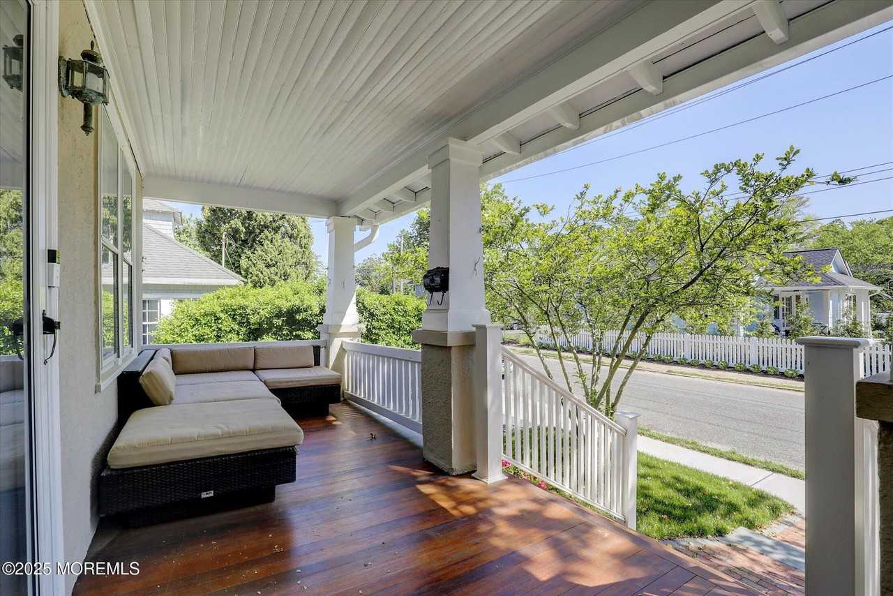 603 Laurel Ave - Photo 3 of 50