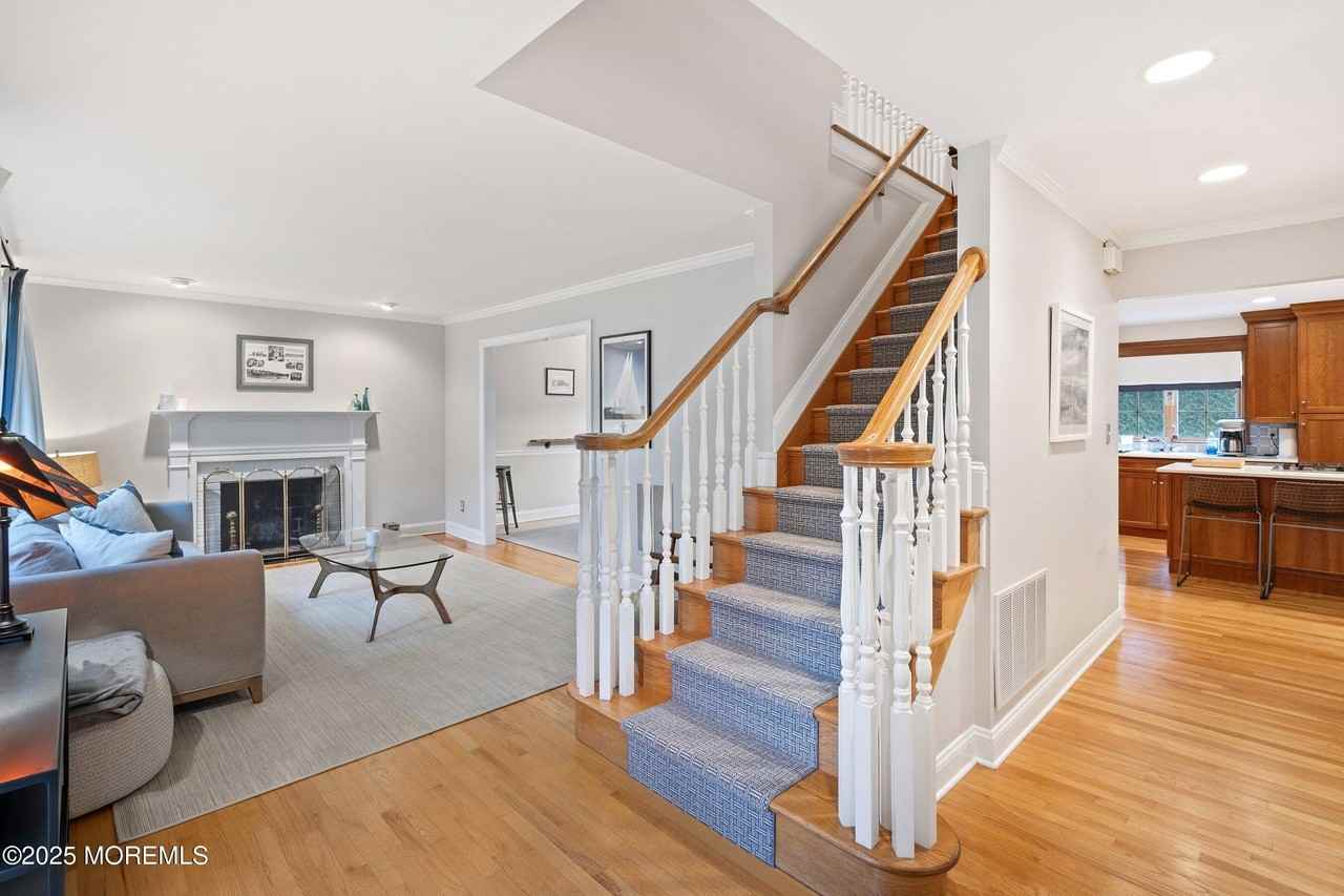 2163 Village Rd - Photo 6 of 32