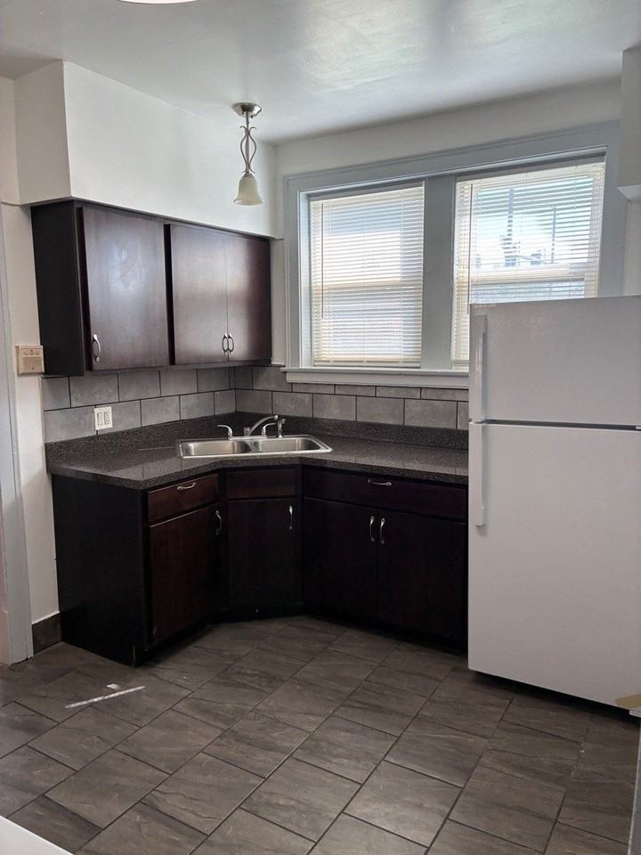 1206 North Laramie Avenue #1A - Photo 7 of 12