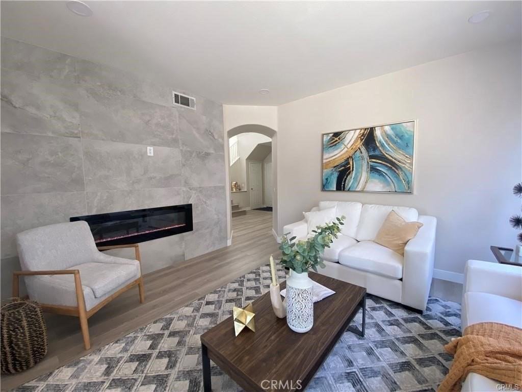 4358 Foxrun Drive - Photo 6 of 12