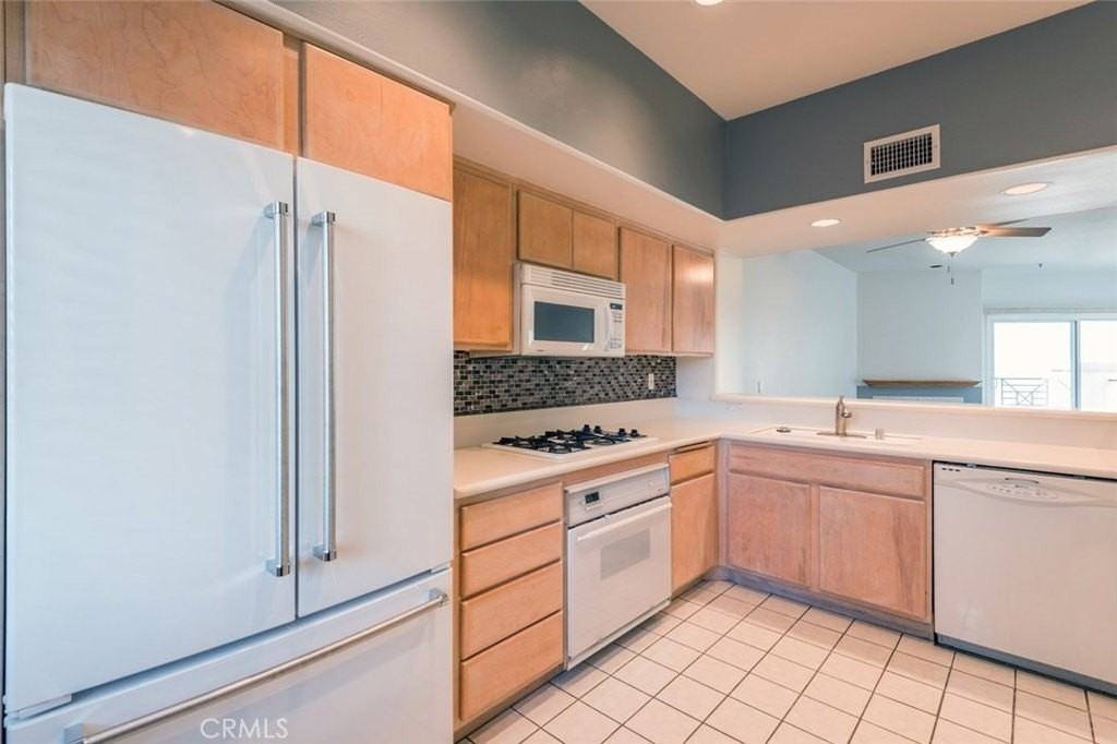 200 Pacific Coast Hwy #314 - Photo 2 of 26