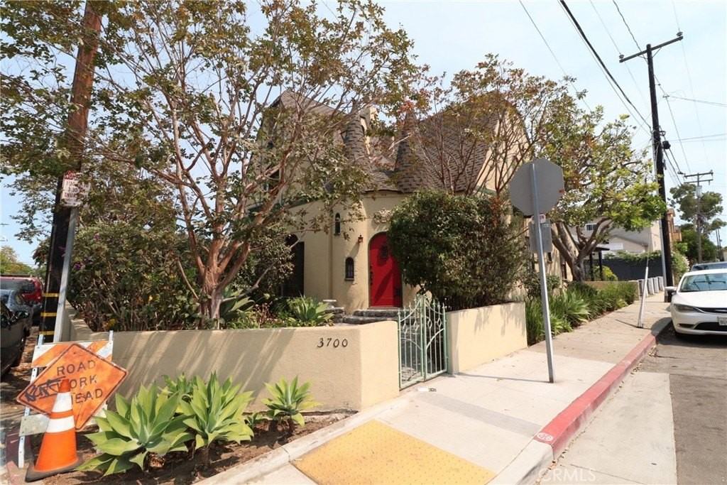 3700 E 11th St - Photo 2 of 31