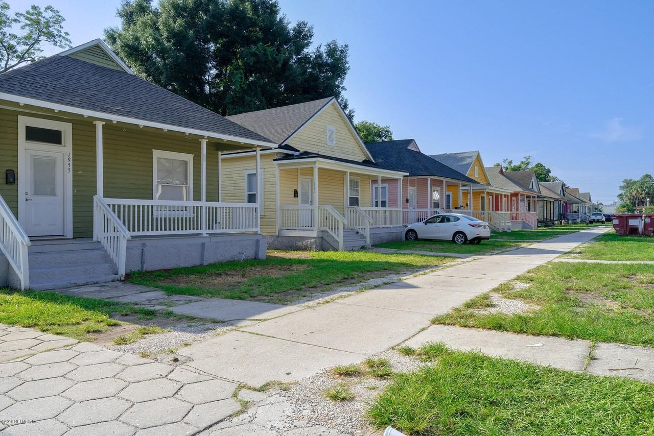 1941 Redell St - Photo 3 of 31