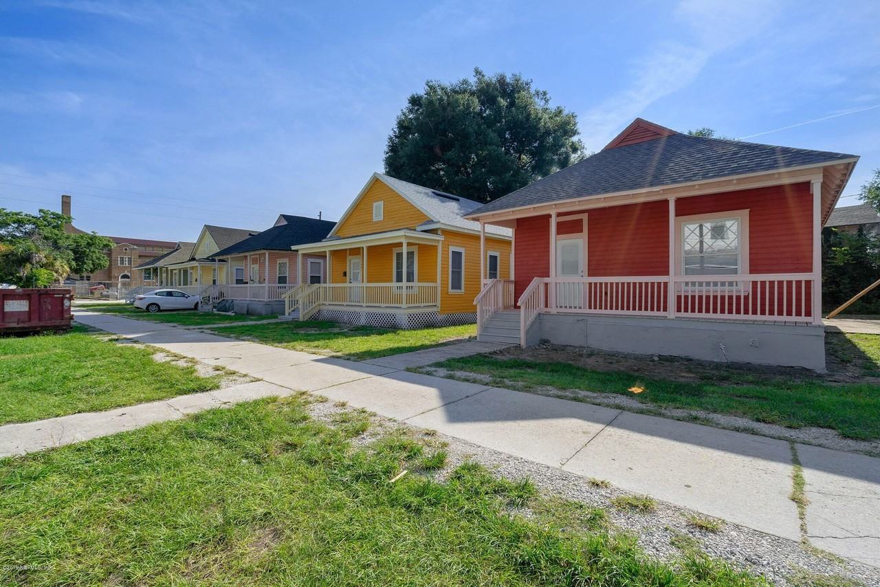 1941 Redell St - Photo 6 of 31