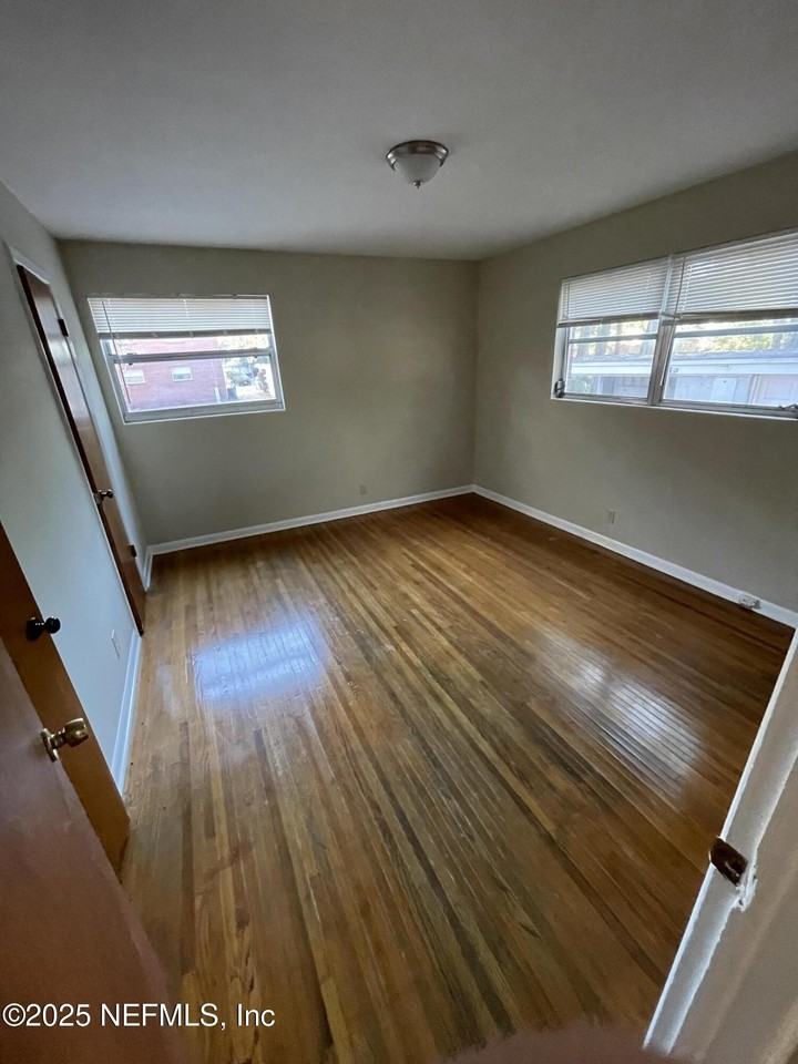 5452 Santa Rosa Way Apt 4 #4 - Photo 6 of 6