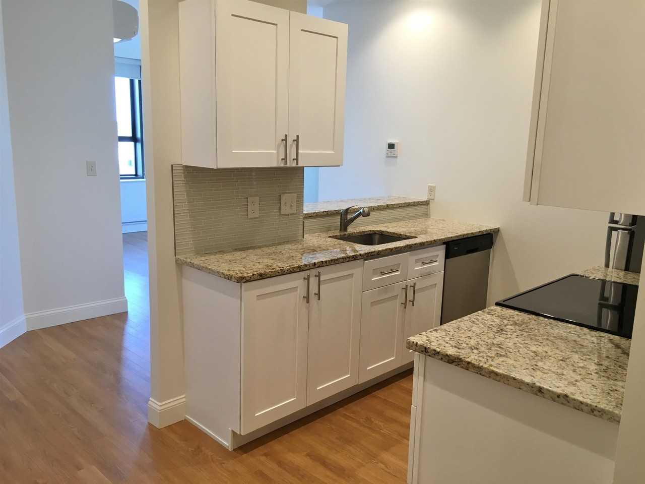 875 Elm St #1005 - Photo 5 of 40