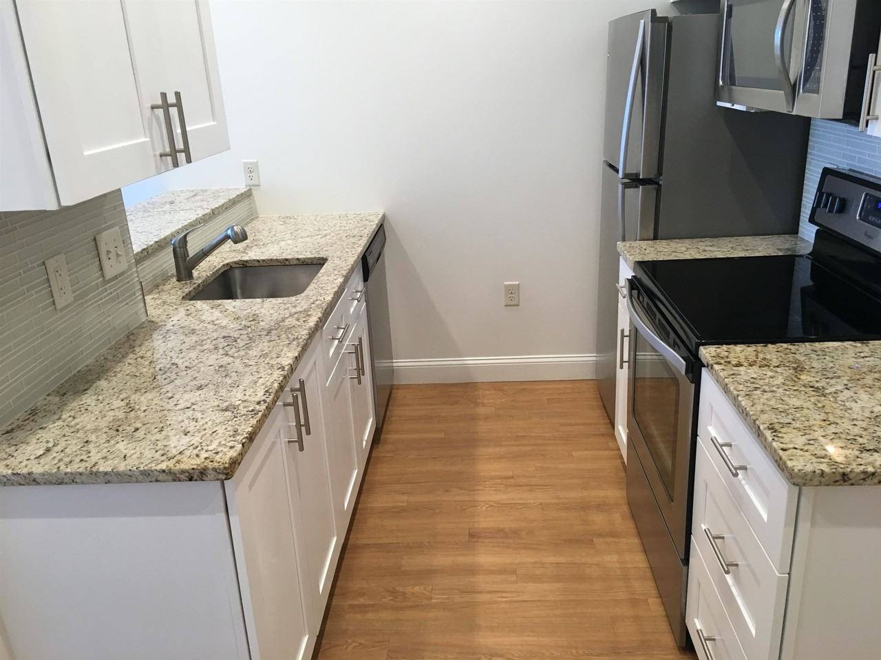 875 Elm St #1005 - Photo 6 of 40