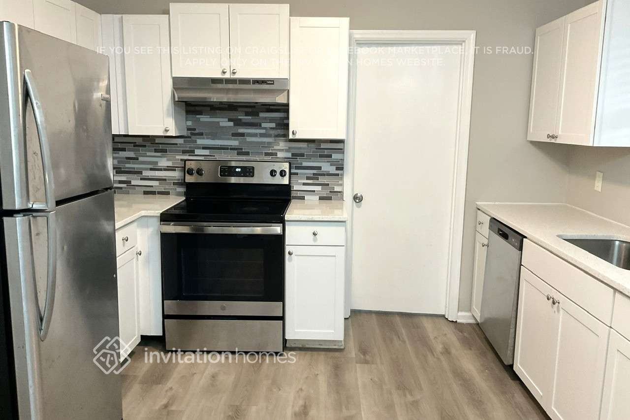 2360 Sandgate Road Southwest - Photo 6 of 18