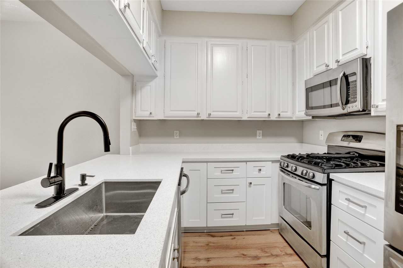 9424 Bassoon Dr - Photo 4 of 19