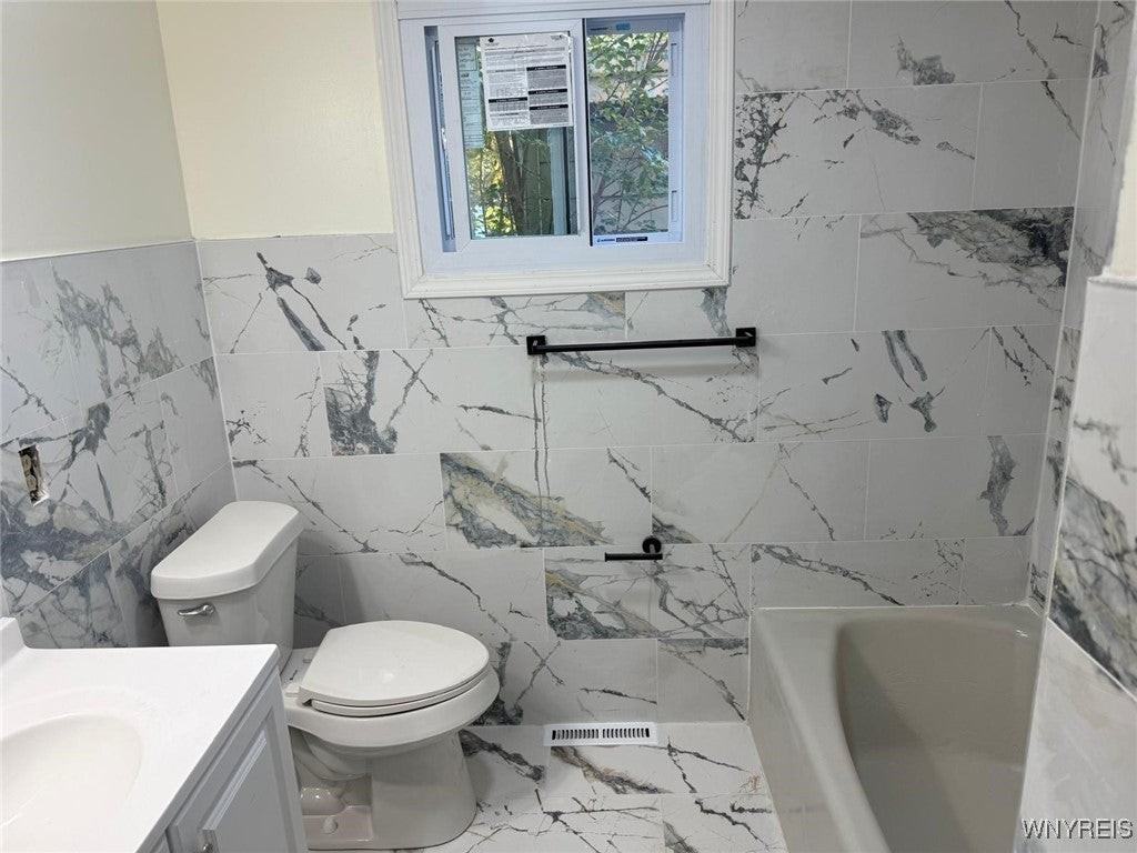 116 Nicholson St - Photo 6 of 13