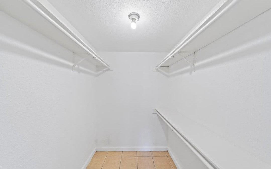 9797 Leawood Boulevard - Photo 5 of 12