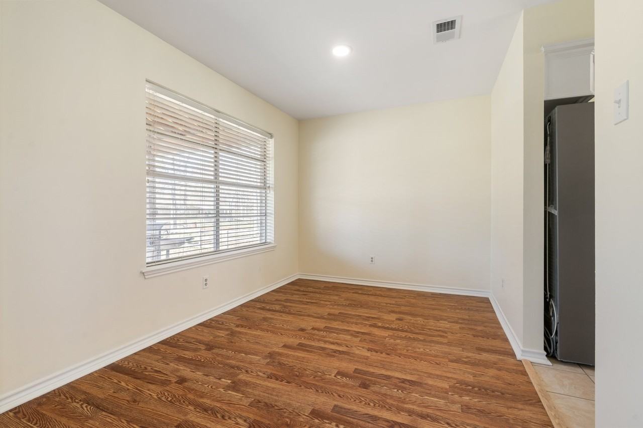 9134 Lakeside Drive Circle - Photo 6 of 22