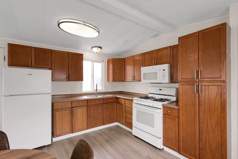 325 3rd Ave #L325 - Photo 3 of 33