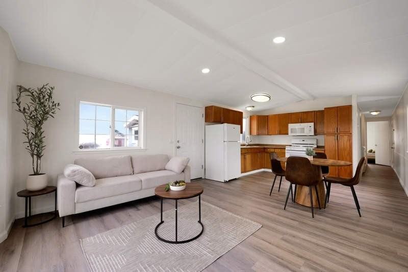 325 3rd Ave #L325 - Photo 7 of 33