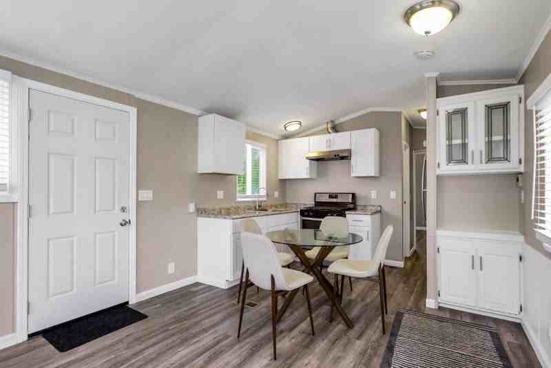 341 3rd Ave #L341 - Photo 5 of 32