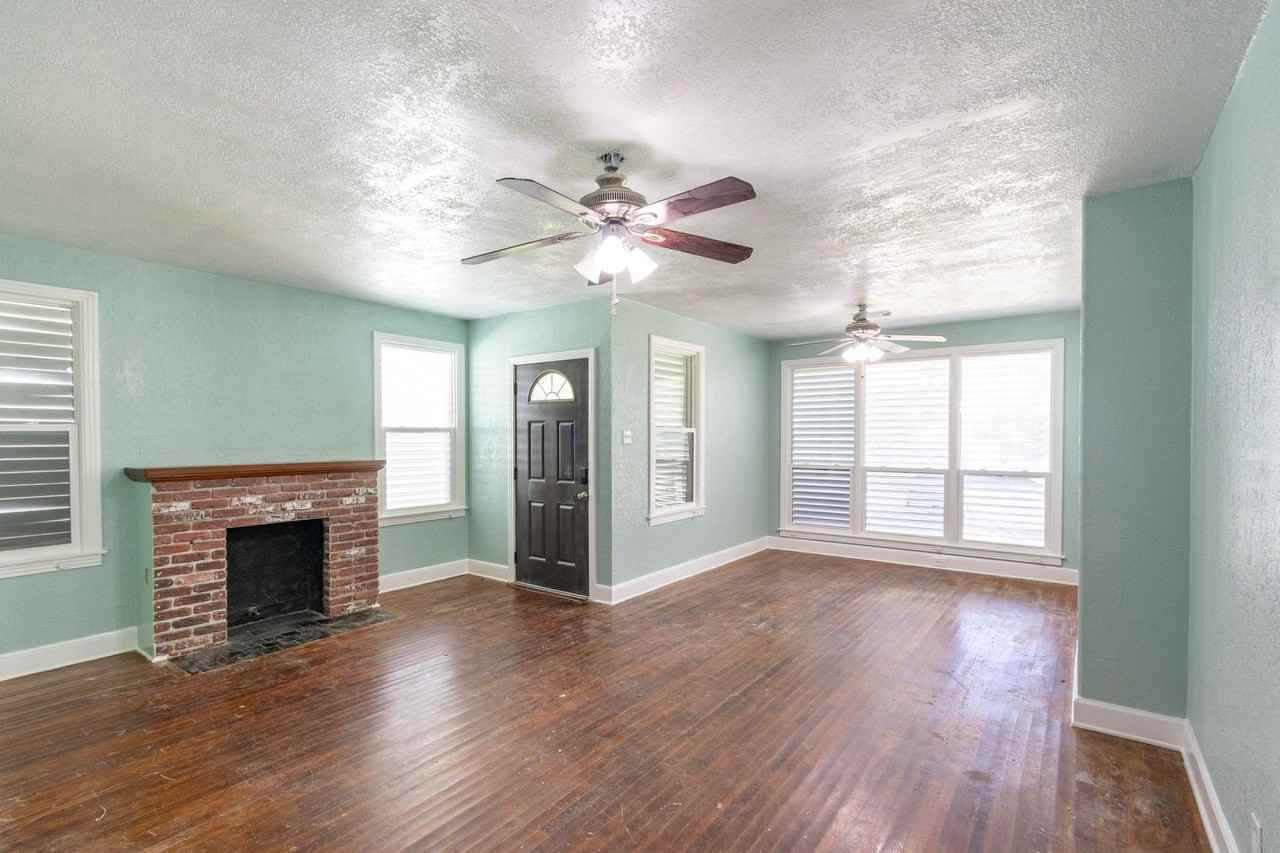 4605 Avenue P - Photo 7 of 26