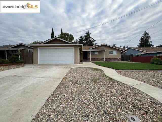 1027 San Carlos Dr