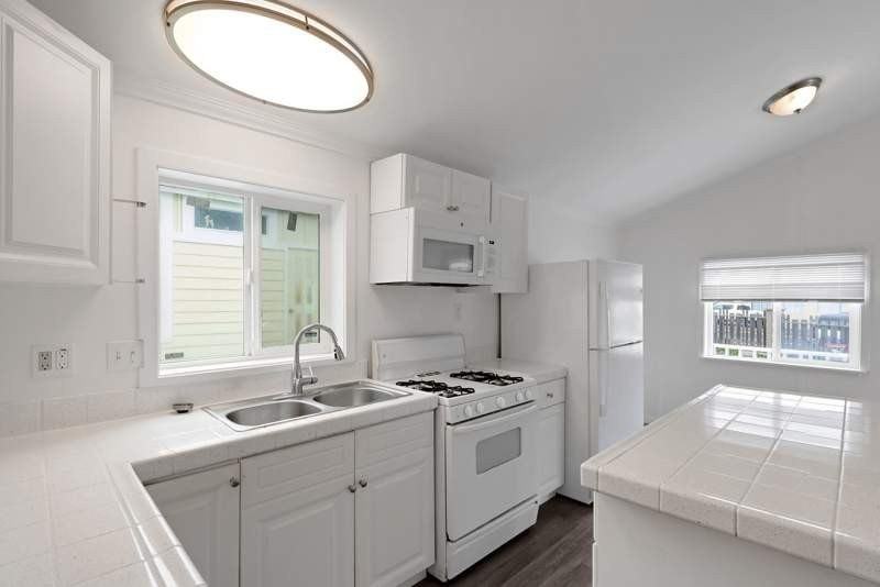 149 1st Ave #L149 - Photo 3 of 31