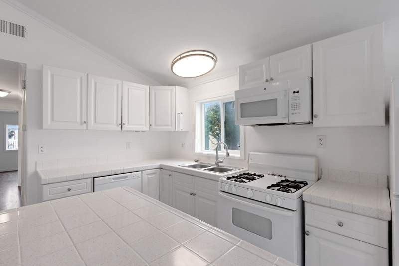 149 1st Ave #L149 - Photo 4 of 31