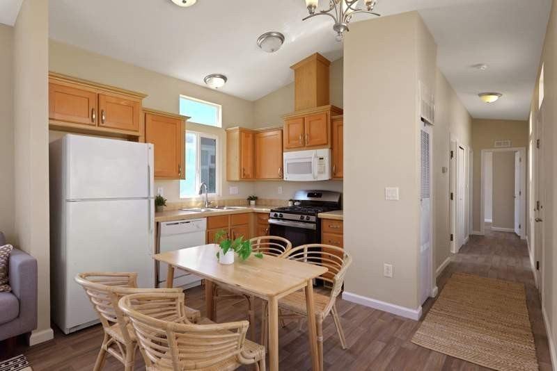 309 3rd Ave #L309 - Photo 4 of 31