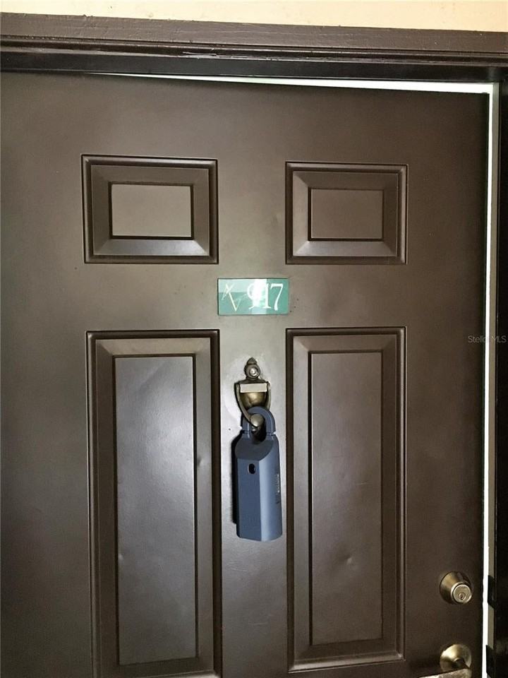 13917 Fairway Island Dr - Photo 2 of 19