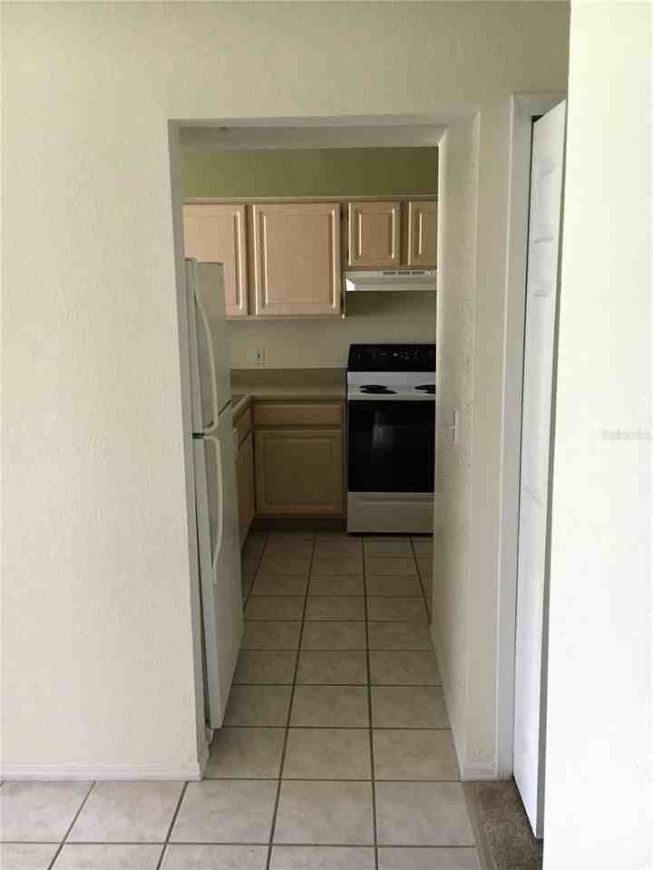 13917 Fairway Island Dr - Photo 3 of 19