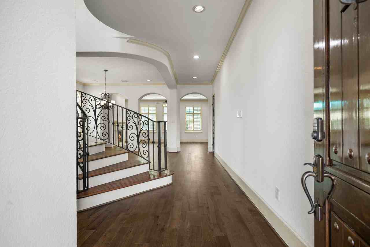 3550 Griggs Rd - Photo 3 of 39