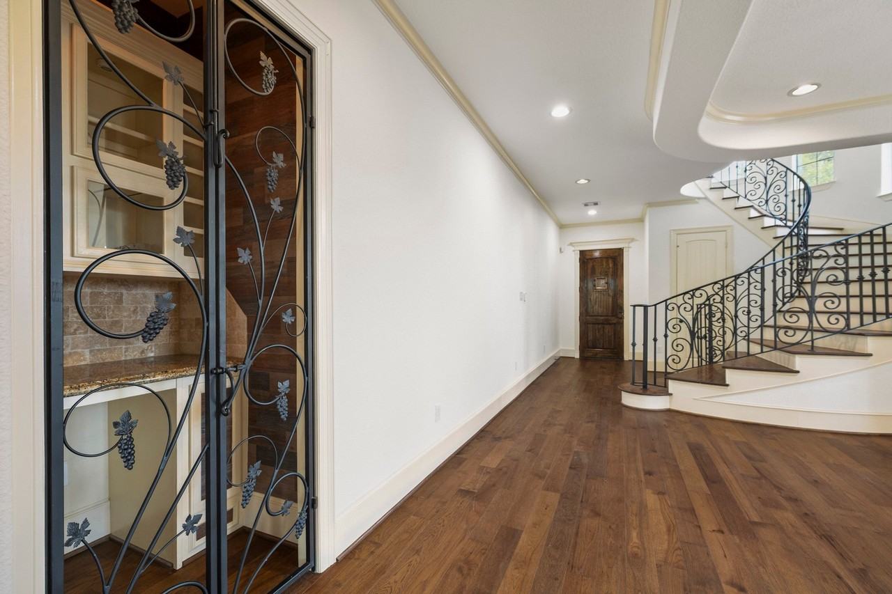 3550 Griggs Rd - Photo 7 of 39