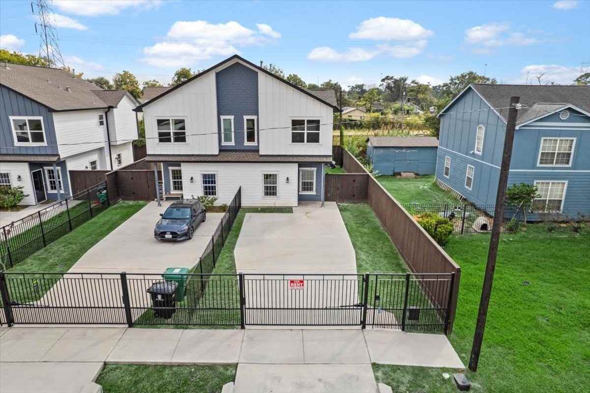 2002 Lynnfield Unit B Street - Photo 2 of 34