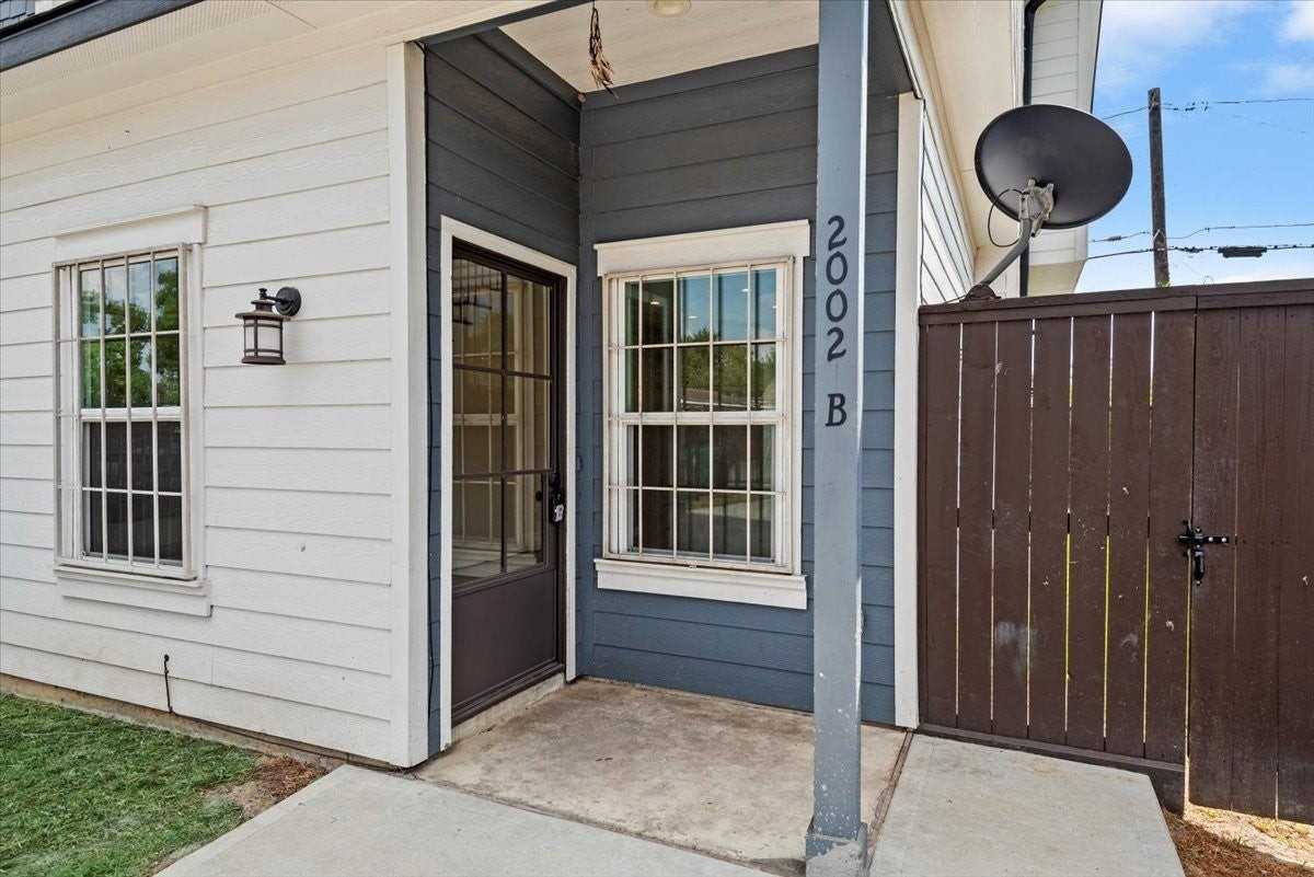 2002 Lynnfield Unit B Street - Photo 6 of 34