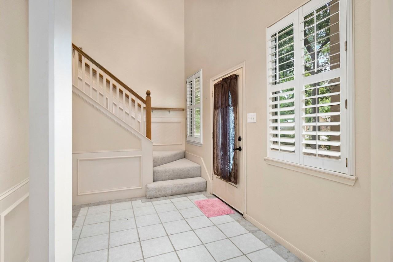 14151 Buckingham Ln - Photo 5 of 29