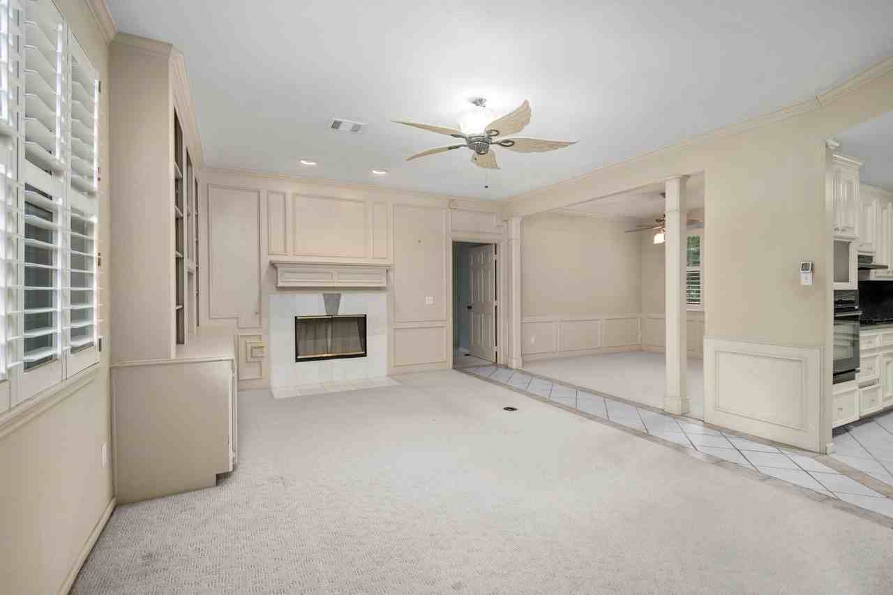 14151 Buckingham Ln - Photo 6 of 29