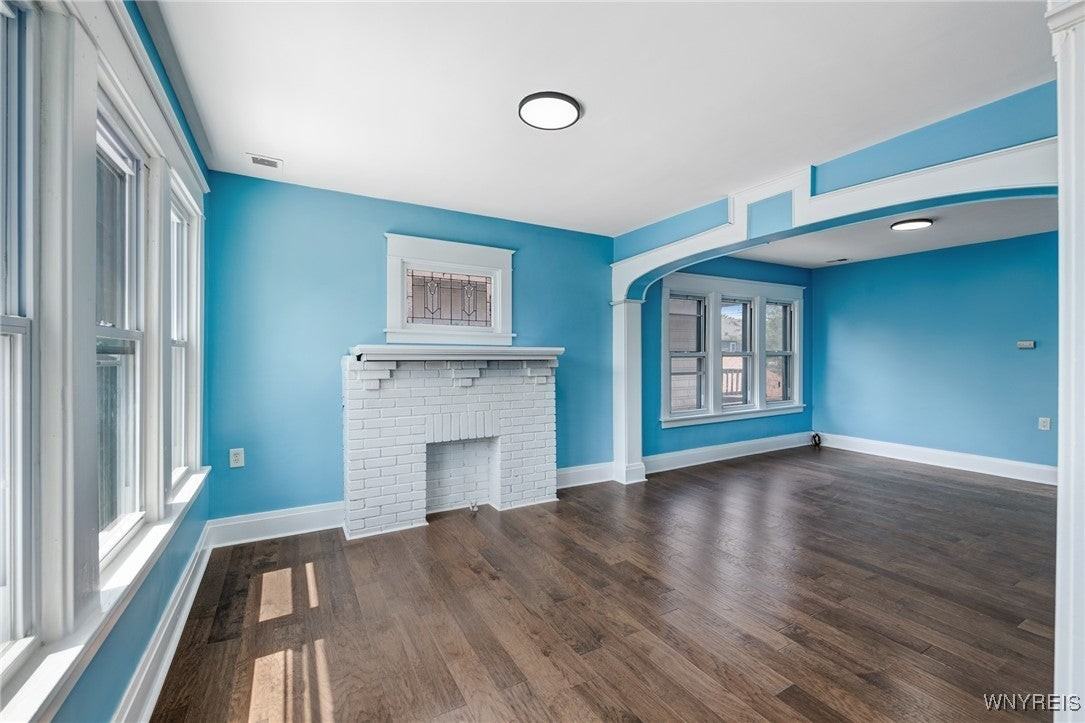 266 Lasalle Ave - Photo 3 of 11