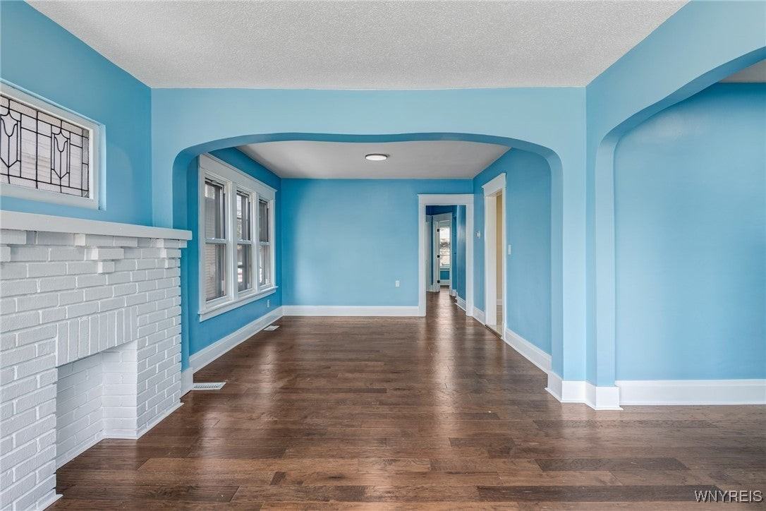 266 Lasalle Ave - Photo 5 of 11