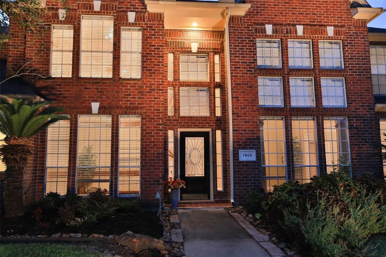 7906 Tizerton Ct - Photo 3 of 38