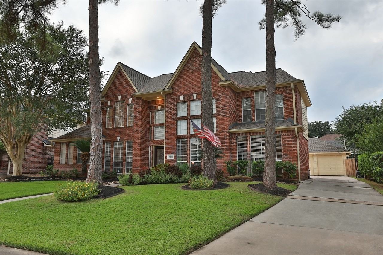 7906 Tizerton Ct - Photo 4 of 38