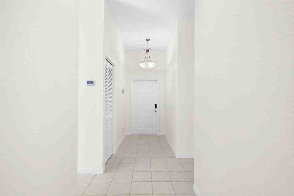 836 Lavender Cir - Photo 2 of 35