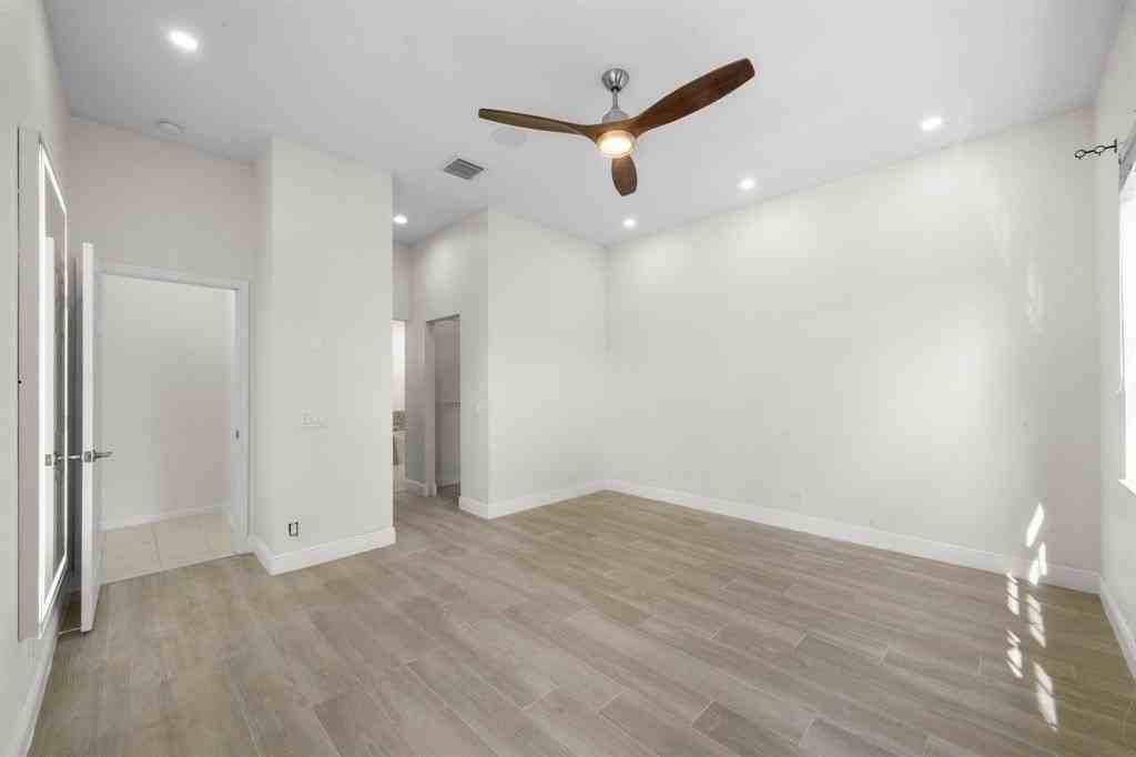 836 Lavender Cir - Photo 6 of 35