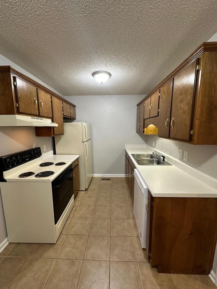 1230 Village Way - Photo 6 of 17