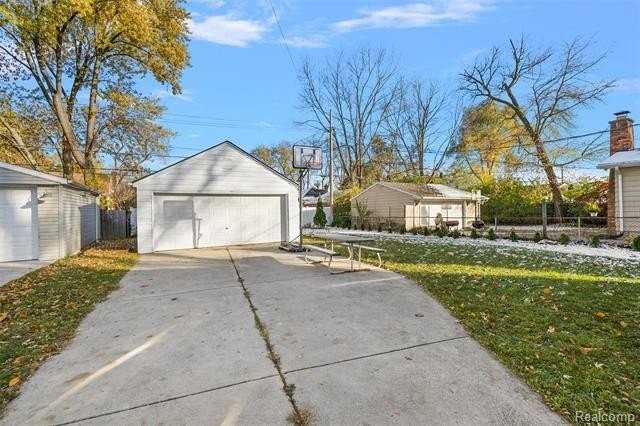 3814 Thomas Ave - Photo 5 of 34