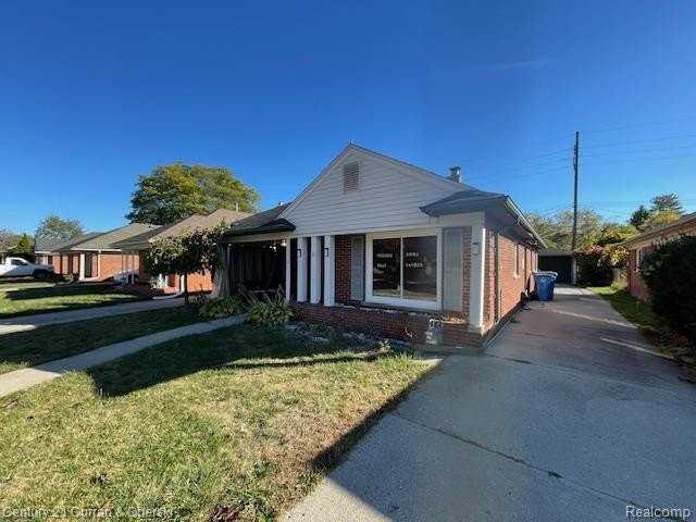 7272 Nightingale St - Photo 3 of 14