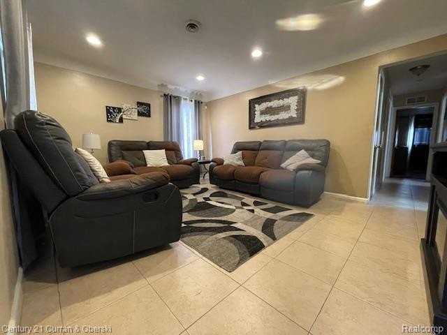 7272 Nightingale St - Photo 6 of 14